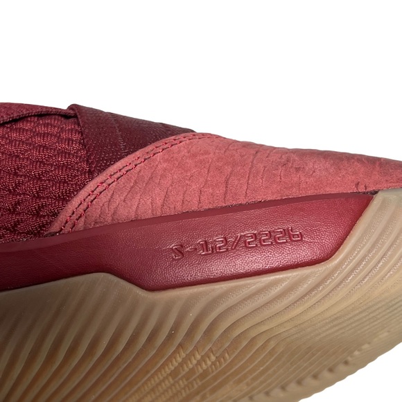 Nike Men's LeBron James Nike Red LeBron Soldier XII SFG Shoe - Picture 13 of 15